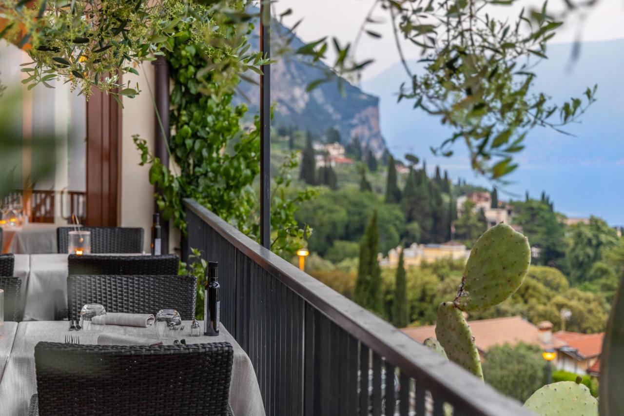 Hotel Meandro - Lake View Gargnano Exterior photo