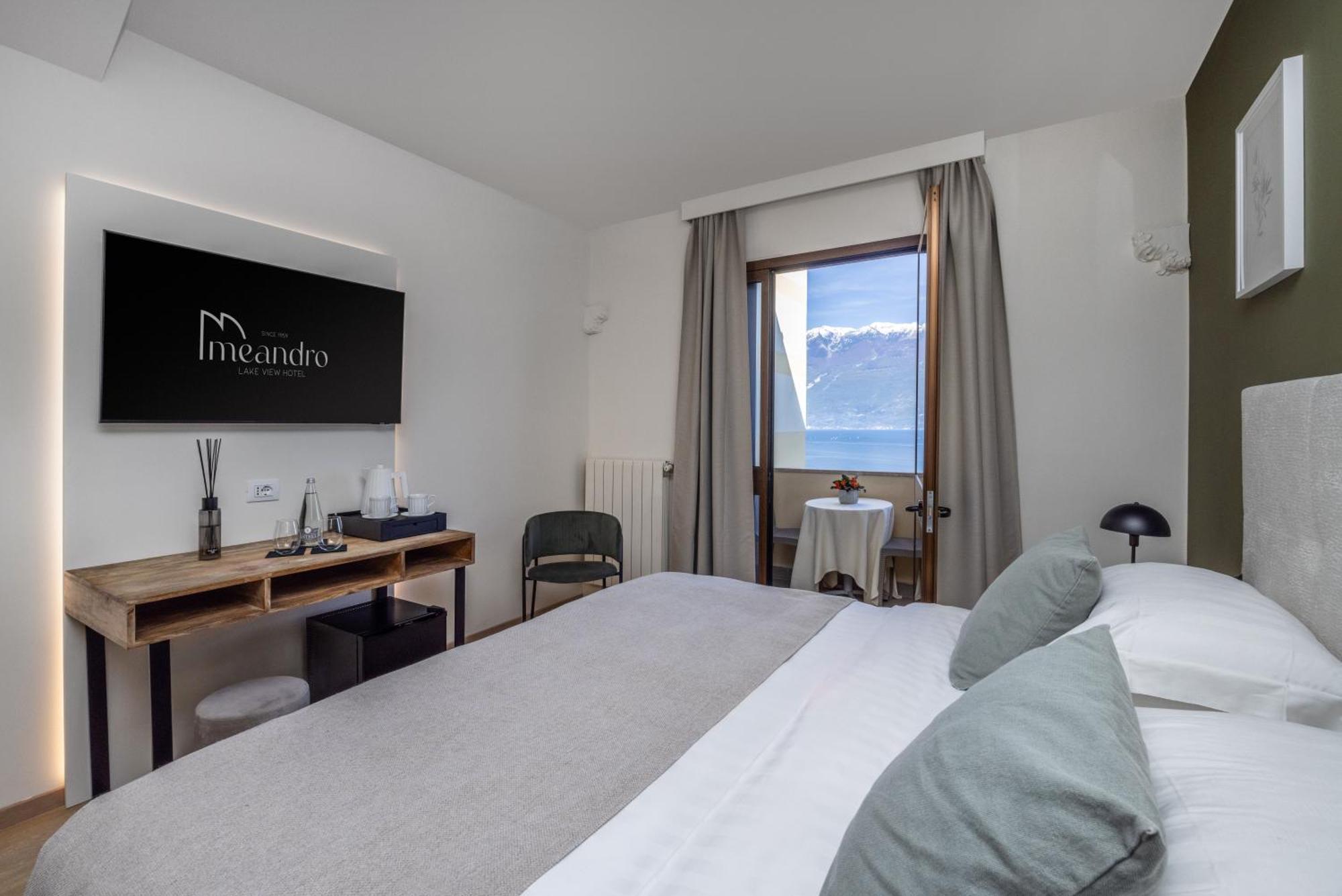 Hotel Meandro - Lake View Gargnano Room photo